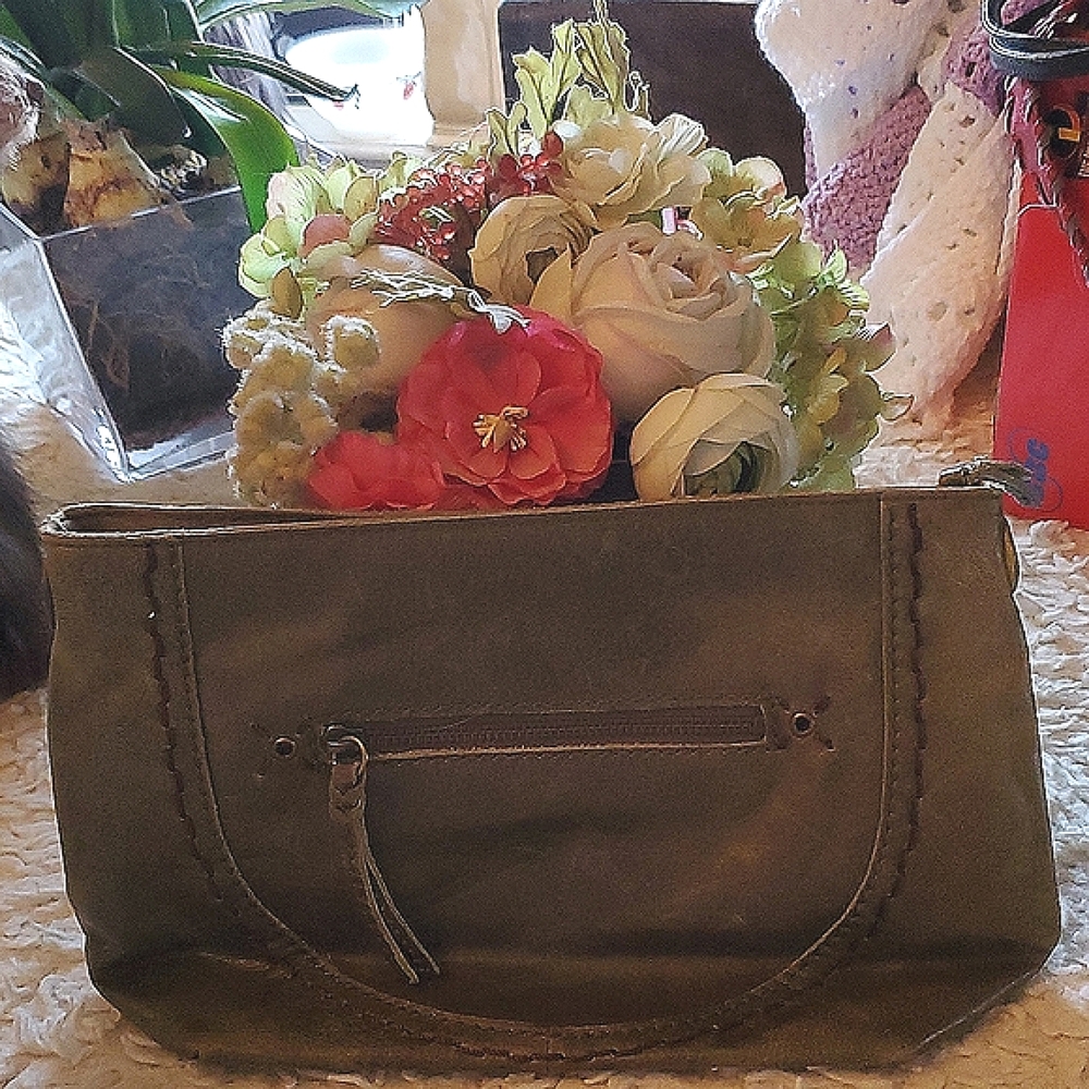 The sak leather green handbag no handle straps